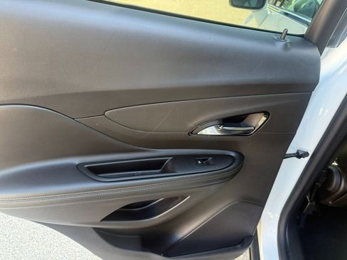 Used 2017 Buick Encore Essence image 19