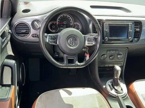 Used 2016 Volkswagen Beetle 1.8T Classic FWD image 12