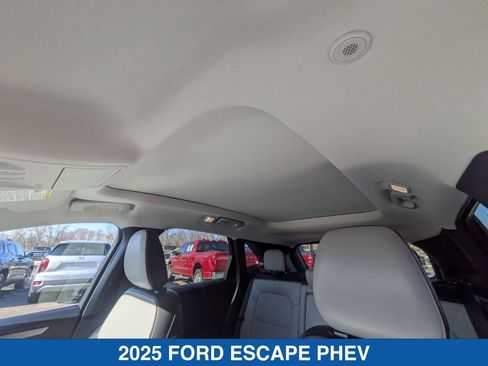 Used 2025 Ford Escape Base image 29