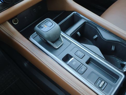 Used 2022 Nissan Pathfinder Platinum w/ Cargo Package image 25