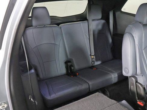 Used 2023 Buick Enclave Essence image 35