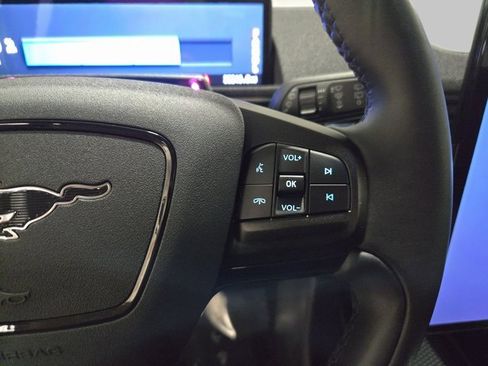 Used 2023 Ford Mustang Mach-E Select image 21