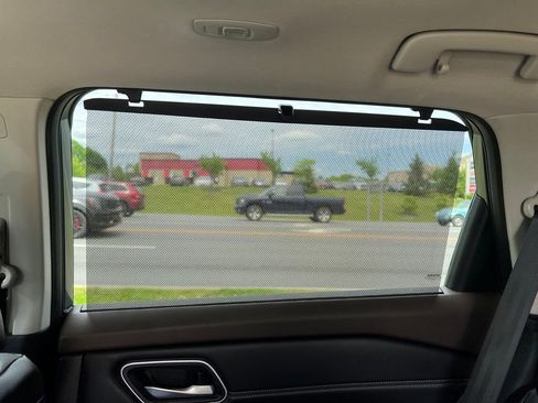 Certified 2021 Nissan Rogue SV w/ Premium Package image 9