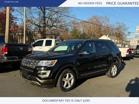 Used 2017 Ford Explorer XLT w/ Equipment Group 202A image 1