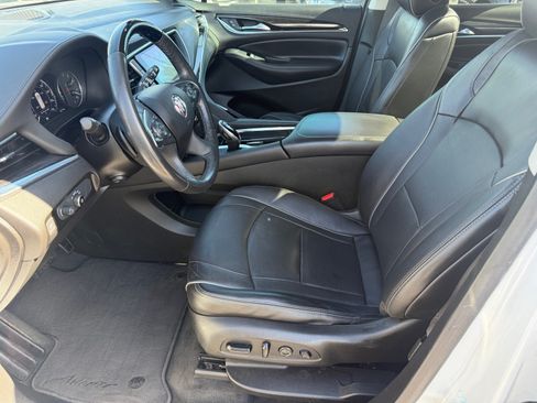 Used 2021 Buick Enclave Avenir w/ Avenir Technology Package FWD image 11