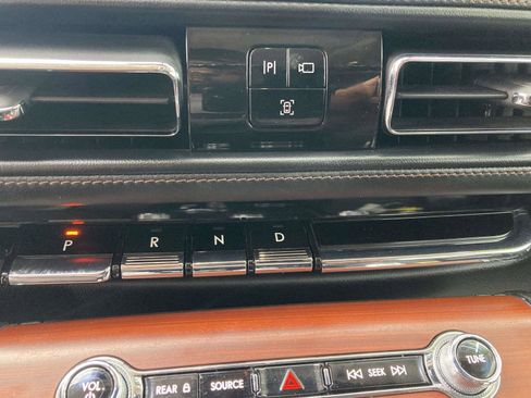 Used 2021 Lincoln Aviator Reserve w/ Equipment Group 210A image 28