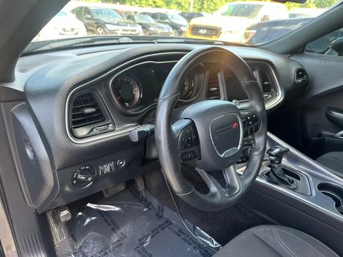 Used 2018 Dodge Challenger SXT w/ Blacktop Package image 10