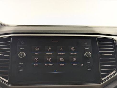 Used 2023 Volkswagen Atlas Cross Sport SE w/ Panoramic Sunroof Package image 29