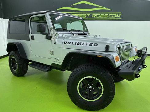 Used 2005 Jeep Wrangler Unlimited AWD/4WD image 1