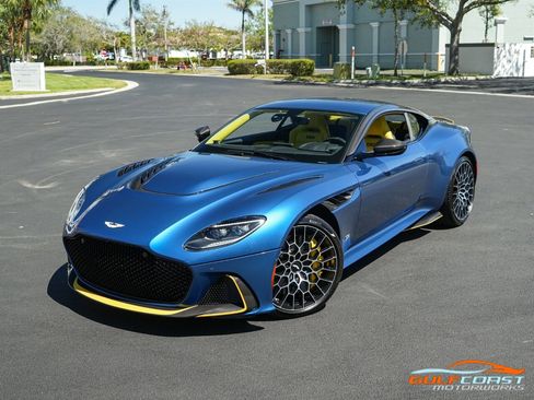 Used 2023 Aston Martin DBS Coupe RWD image 12