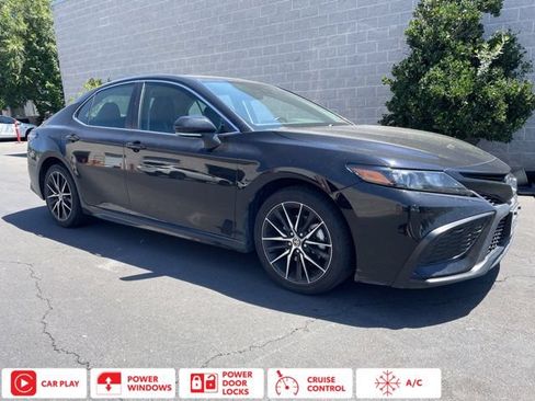 Used 2023 Toyota Camry SE FWD image 1
