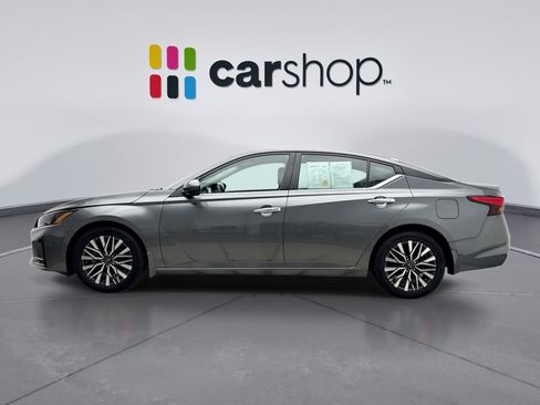 Used 2023 Nissan Altima 2.5 SV FWD image 2