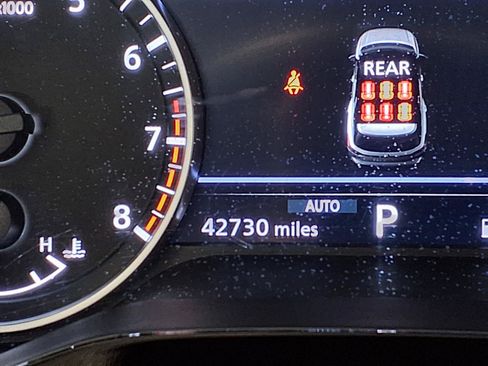 Used 2025 Nissan Pathfinder SV AWD/4WD image 31