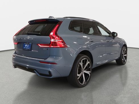 Used 2022 Volvo XC60 B6 R-Design w/ Advanced Package image 5