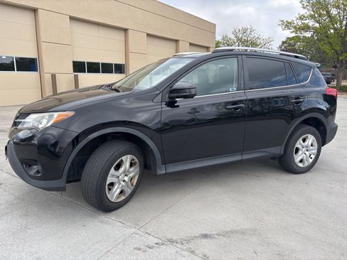 Used 2014 Toyota RAV4 LE AWD/4WD image 1