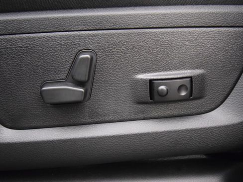 New 2026 RAM 3500 Big Horn AWD/4WD image 39