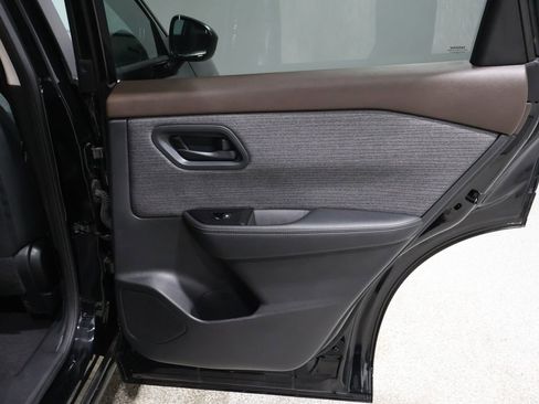 Used 2022 Nissan Rogue S image 21