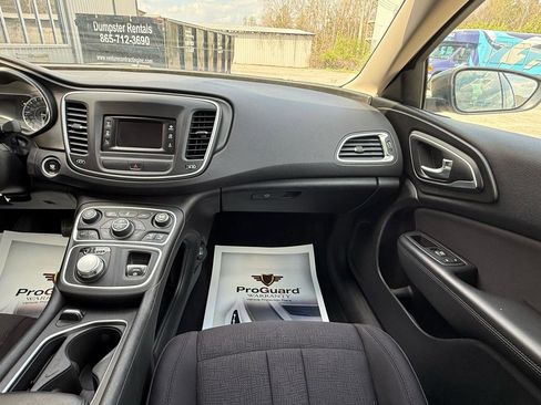Used 2015 Chrysler 200 Limited w/ Convenience Group FWD image 14