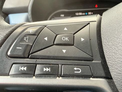 Used 2023 Nissan Versa SV image 19