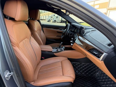 Used 2018 BMW M550i xDrive w/ Driving Assistance Package image 35