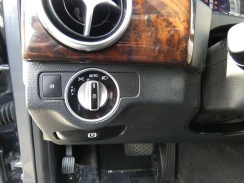 Used 2015 Mercedes-Benz GLK 350 2WD image 44