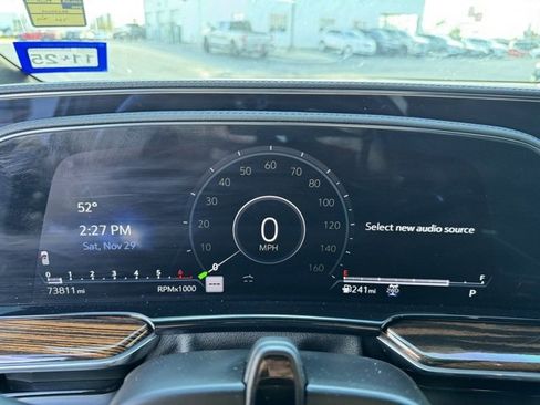Used 2023 Cadillac Escalade Premium Luxury image 15