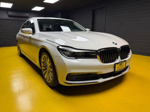 Used 2016 BMW 740i RWD image 3