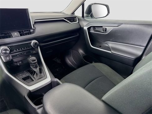 Certified 2025 Toyota RAV4 LE image 21