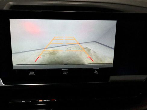 Used 2025 Chevrolet Silverado 1500 LT Trail Boss w/ Convenience Package II image 2