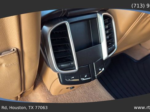 Used 2011 Porsche Cayenne S image 28