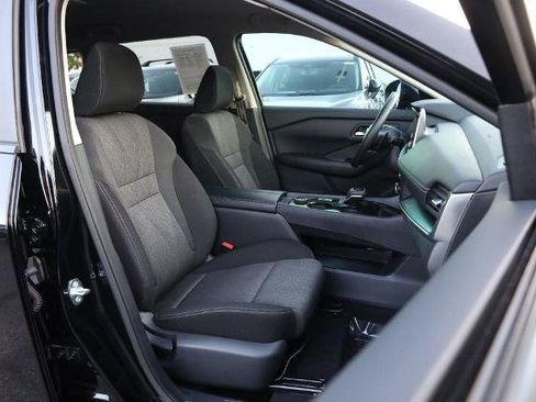 Certified 2025 Nissan Rogue SV AWD/4WD image 24