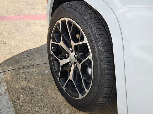 Used 2022 Jeep Grand Cherokee Summit image 14