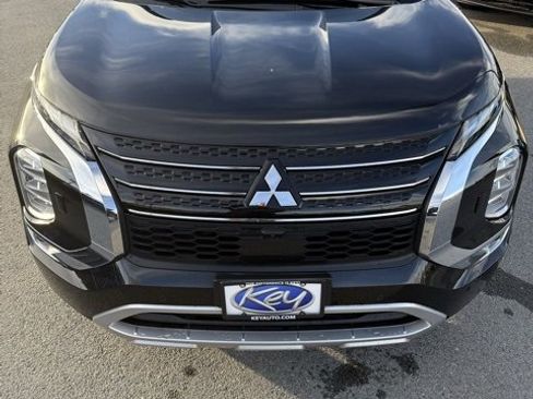 Used 2024 Mitsubishi Outlander SE image 11