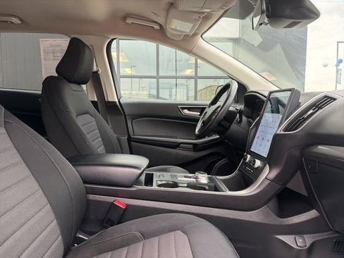 Used 2022 Ford Edge SE image 11