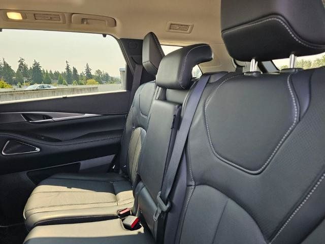 Certified 2025 INFINITI QX60 Luxe w/ Cargo Package AWD/4WD image 18