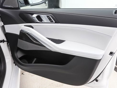 Used 2026 BMW X6 xDrive40i w/ Climate Comfort Package image 29