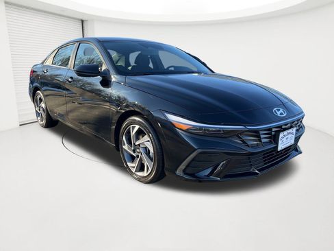 New 2025 Hyundai Elantra Sport image 7