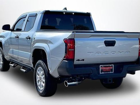 Used 2025 Toyota Tacoma SR AWD/4WD image 12