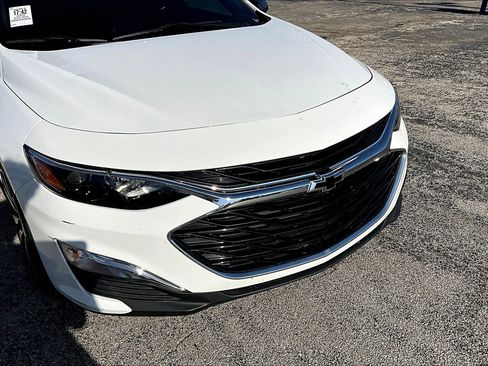 Used 2022 Chevrolet Malibu RS image 3