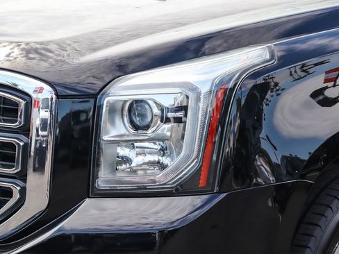 Used 2018 GMC Yukon XL SLT w/ Open Road Package AWD/4WD image 8