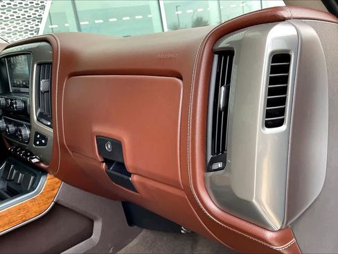 Used 2018 Chevrolet Silverado 1500 High Country image 17