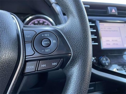 Used 2019 Toyota Camry LE image 25