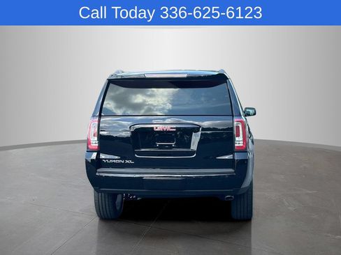Used 2018 GMC Yukon XL SLT w/ Open Road Package AWD/4WD image 5
