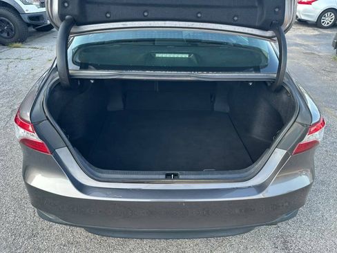 Used 2018 Toyota Camry XLE FWD image 24