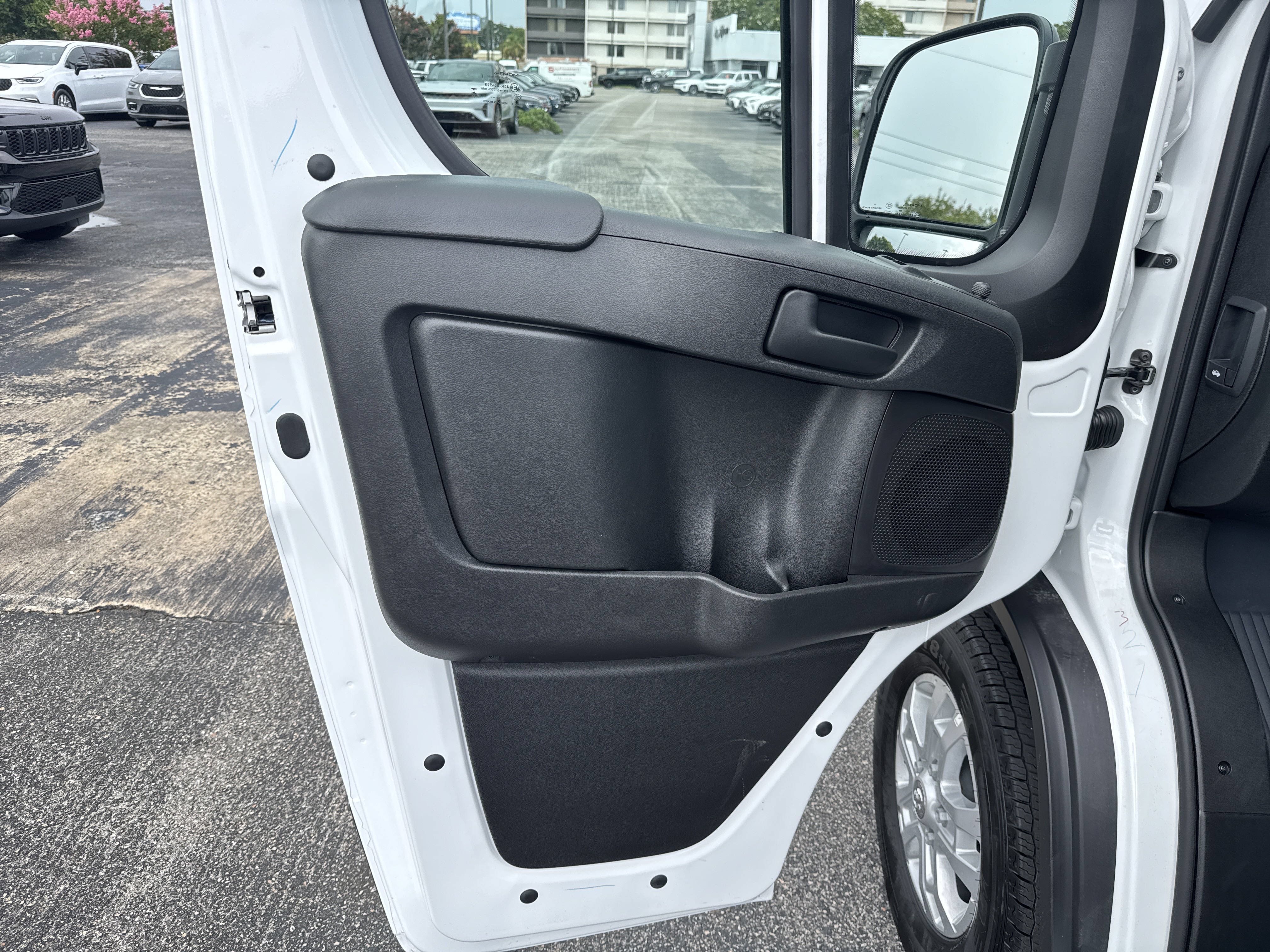 Used 2025 RAM ProMaster 3500 w/ Quick Order Package 22G SLT FWD image 12