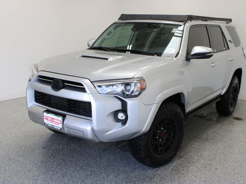 Used 2023 Toyota 4Runner TRD Off-Road Premium w/ Moonroof Package AWD/4WD image 2