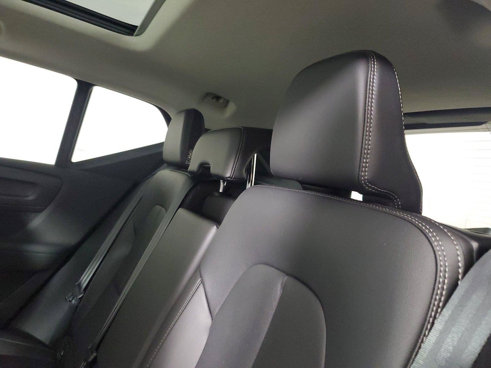Used 2024 Volvo XC40 B5 Ultimate w/ Protection Package Premier AWD/4WD image 13