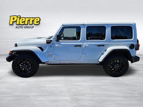 Used 2024 Jeep Wrangler Unlimited Sahara AWD/4WD image 2