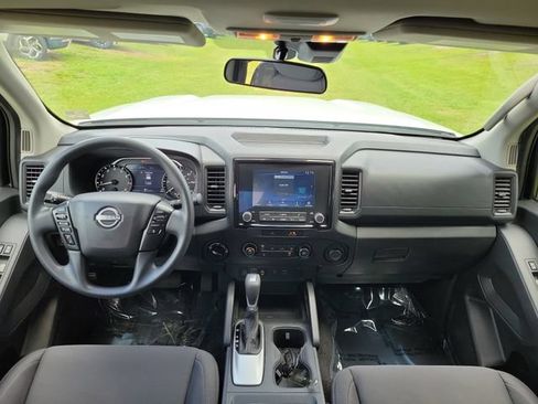 Used 2023 Nissan Frontier S w/ Technology Package AWD/4WD image 10