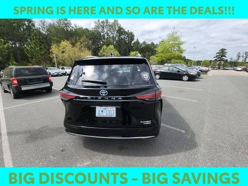 Used 2021 Toyota Sienna Platinum image 11